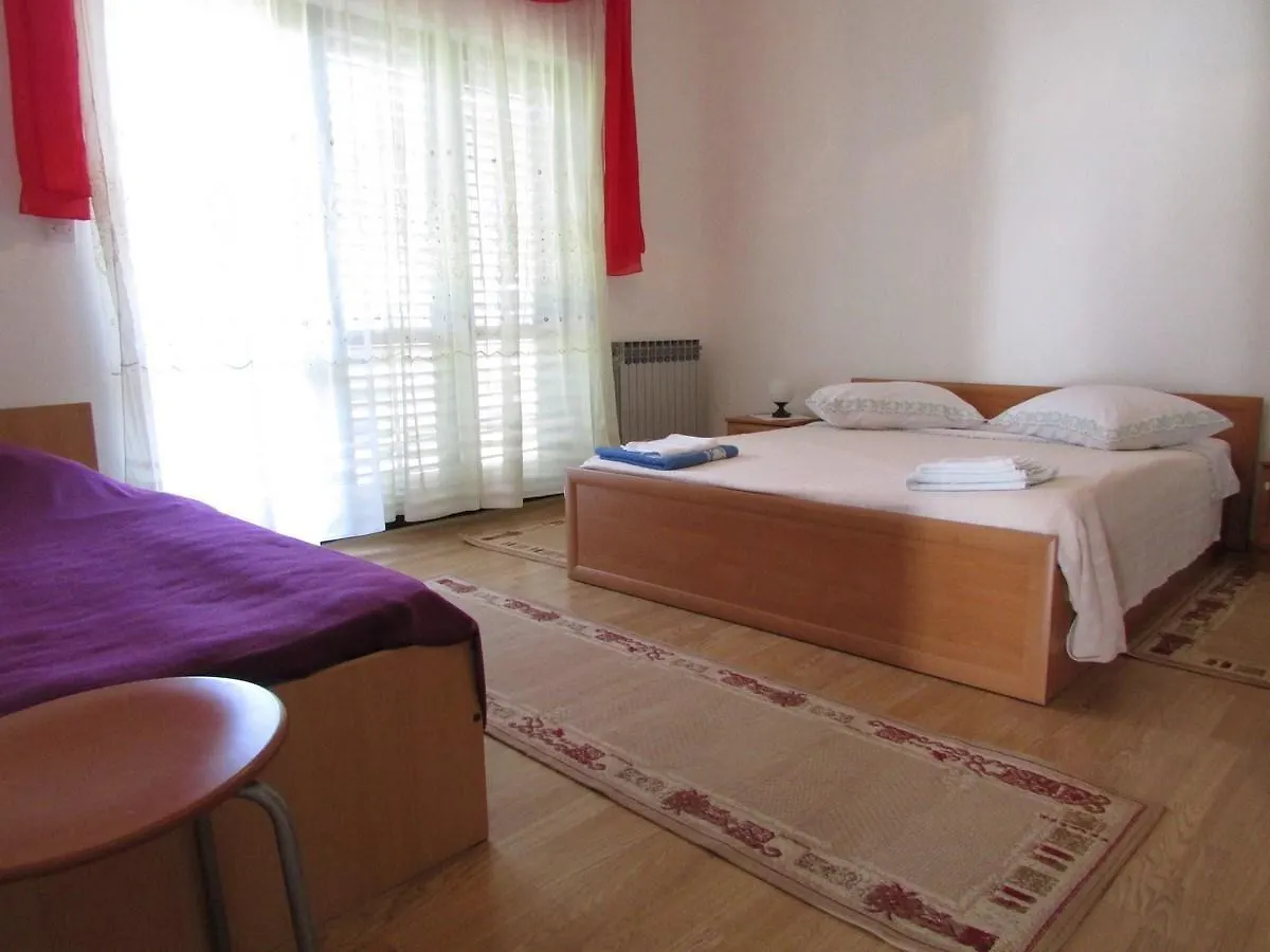 Mirela House With Apartment ウマグ
