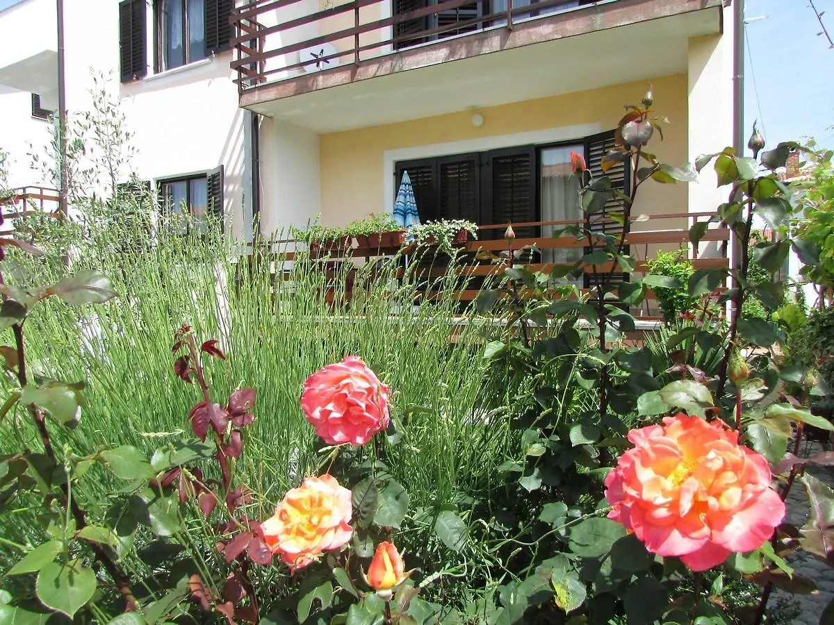 Mirela House With Apartment Umag