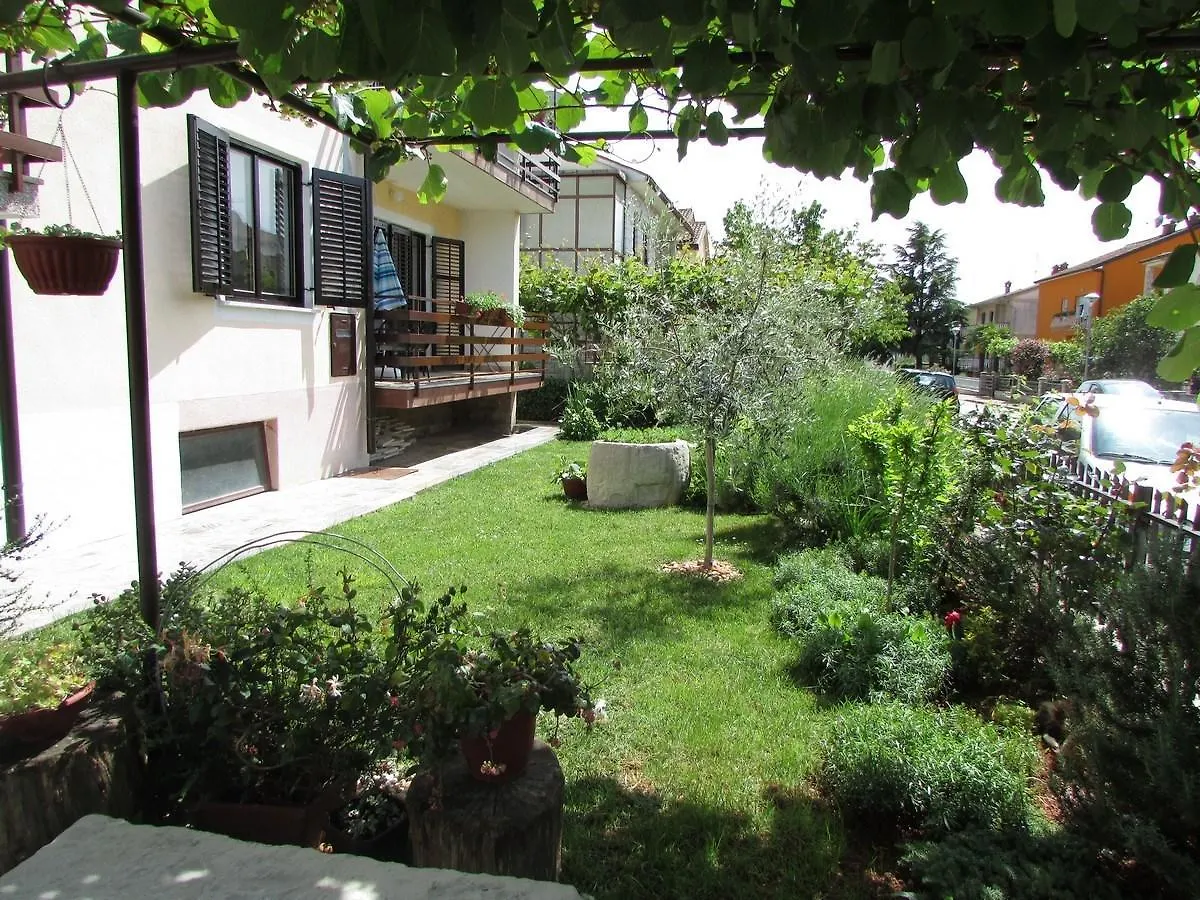 Mirela House With Apartment Umag Croatia