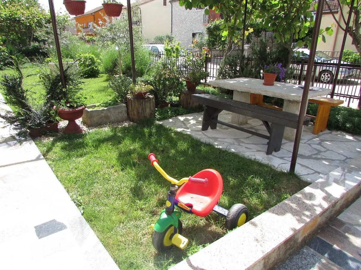 Mirela House With Apartment Umag
