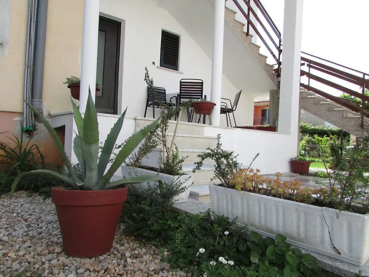 Mirela House With Apartment Umag